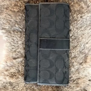 Coach monogram women’s long wallet (OG $ ~ 130)